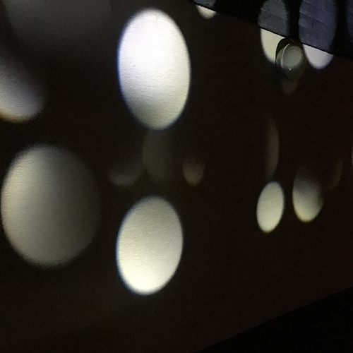 Projektor - biele guličky